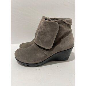 Dansko Womens suede leather Wedge Ankle Boots with Velcro Upper size 36